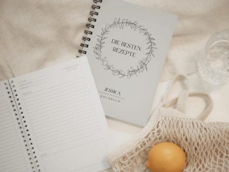 Rezeptbuch personalisiert Hardcover Ringbuch oder Ringbuch mit transparenter Schutzdeckseite DIN A5 Modern Grau| Eukalyptus | Lineart